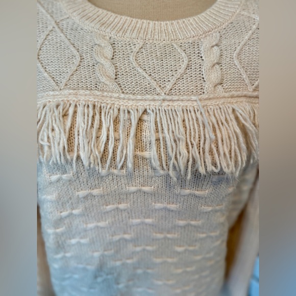 CHELSEA & VIOLET Ivory Fringe Sweater Women’s Size XL 3% Wool - Picture 4 of 5